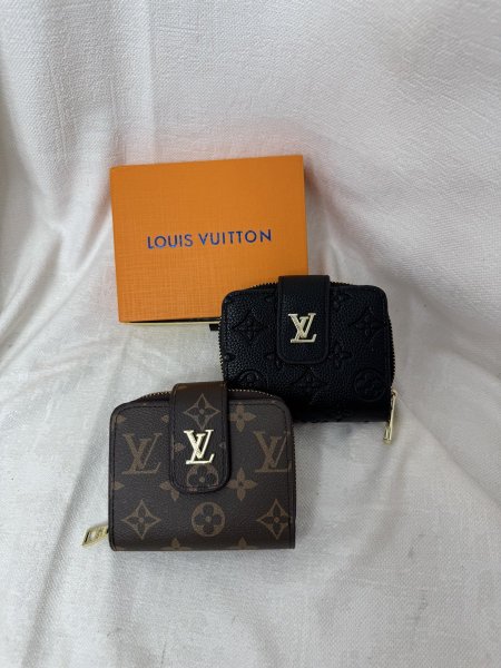 جزدان مصاري Lv صغير