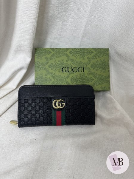 اسود مع GG