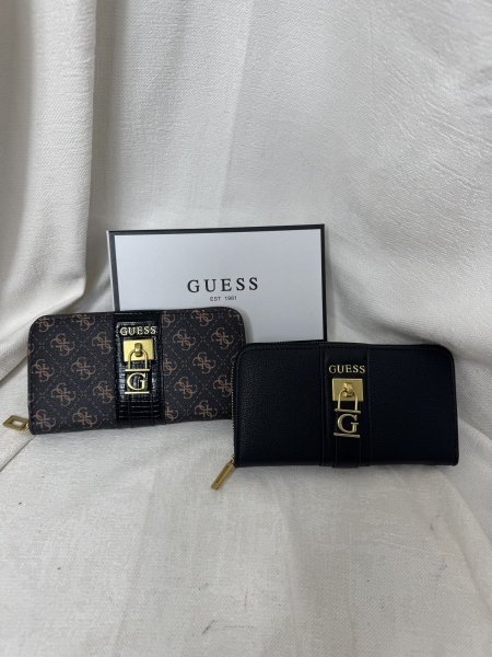 جزدان مصاري كبير guess