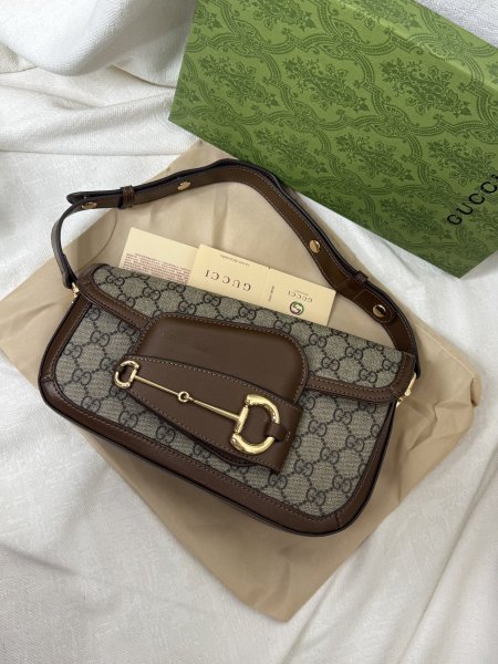 ‏gucci "بيانو"