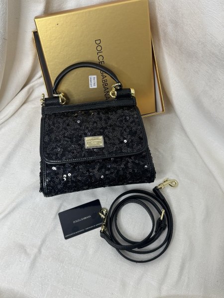 dolce gabbana حجم صغير