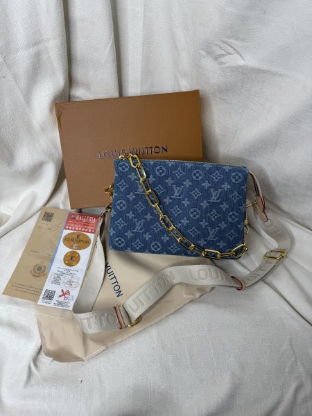 Lv جينز