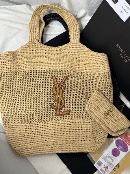 Ysl قش كبير