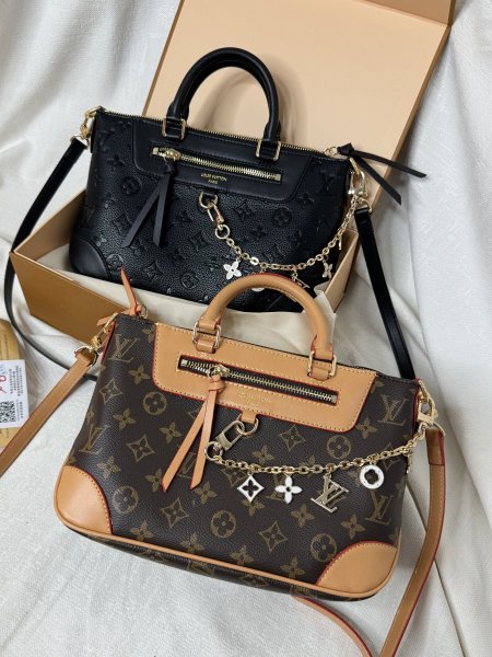 Lv حجم وسط.